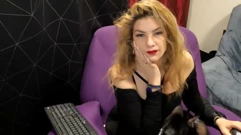 Dominatrix Queen online show from February 18, 2025, 8:58 pm
