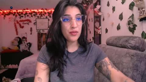 Snapshot of azaaharziz chatting on January 2, 2025, 7:01 am Azahar online show from January 2, 2025, 7:01 am