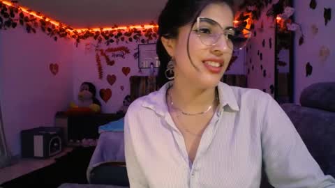 Snapshot of azaaharziz chatting on March 3, 2025, 2:48 pm Azahar online show from March 3, 2025, 2:48 pm