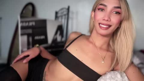 azalea_cum69 online show from May 20, 2026, 3:13 am