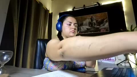 Snapshot of azaraonyx chatting on June 11, 2026, 11:25 pm Goddess Azara online show from June 11, 2026, 11:25 pm
