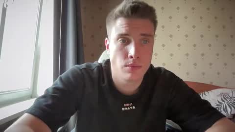 Snapshot of azazelmax chatting on October 4, 2025, 10:02 am azazelmax online show from October 4, 2025, 10:02 am