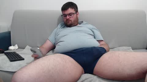 Snapshot of azer912 chatting on December 9, 2024, 9:48 pm Azer online show from December 9, 2024, 9:48 pm