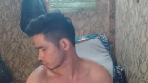 Snapshot of azn_philip chatting on November 5, 2025, 10:37 am Philip online show from November 5, 2025, 10:37 am