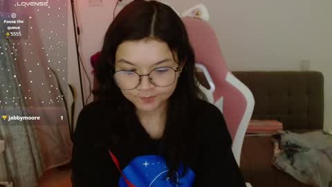 Azu  online show from April 14, 2026, 1:11 am