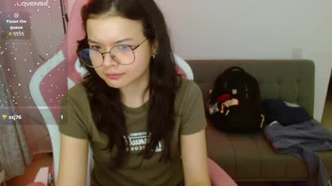 Azu  online show from April 23, 2026, 1:18 am