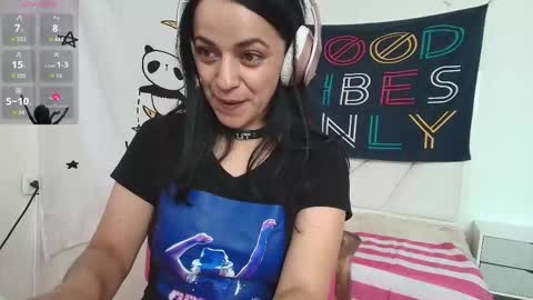 Azucena R online show from March 19, 2026, 6:45 pm
