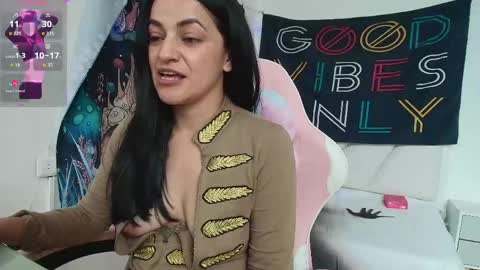 Azucena R online show from April 16, 2026, 3:57 pm