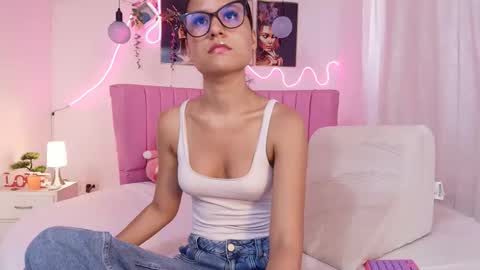 Snapshot of azul_horny chatting on May 8, 2026, 9:09 pm PRINCESS AZUL. online show from May 8, 2026, 9:09 pm