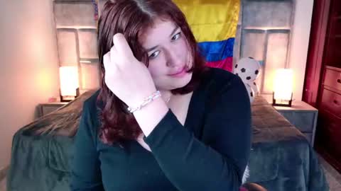 Snapshot of azul_veraa chatting on July 1, 2026, 12:18 pm Azul online show from July 1, 2026, 12:18 pm