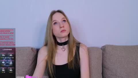 Snapshot of b4by_emilia chatting on October 28, 2025, 8:07 am b4by_emilia online show from October 28, 2025, 8:07 am