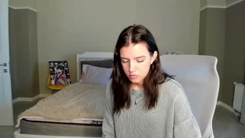 Monica online show from October 1, 2025, 1:00 am