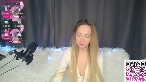 Snapshot of babbbyfoxx chatting on September 14, 2025, 8:08 pm Foxy online show from September 14, 2025, 8:08 pm