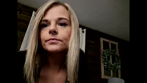 Snapshot of babeb1320 chatting on November 25, 2025, 1:05 am Babeb online show from November 25, 2025, 1:05 am