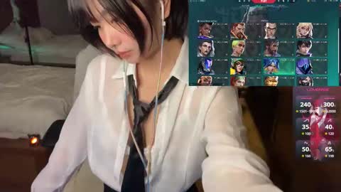 Snapshot of babiej_ chatting on October 22, 2025, 6:40 pm Jialyn online show from October 22, 2025, 6:40 pm