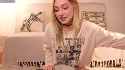 Snapshot of baby_adele chatting on October 31, 2025, 5:03 pm bb adele online show from October 31, 2025, 5:03 pm