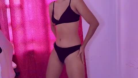 Snapshot of baby_elisse chatting on July 21, 2026, 2:41 pm Baby Elisse online show from July 21, 2026, 2:41 pm