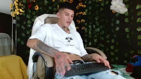 Snapshot of baby_gio chatting on December 16, 2024, 3:51 am OF GxoXabs online show from December 16, 2024, 3:51 am