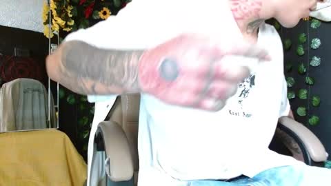 Snapshot of baby_gio chatting on December 16, 2024, 1:43 pm OF GxoXabs online show from December 16, 2024, 1:43 pm