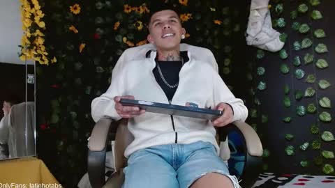 Snapshot of baby_gio chatting on December 22, 2024, 5:32 pm OF GxoXabs online show from December 22, 2024, 5:32 pm