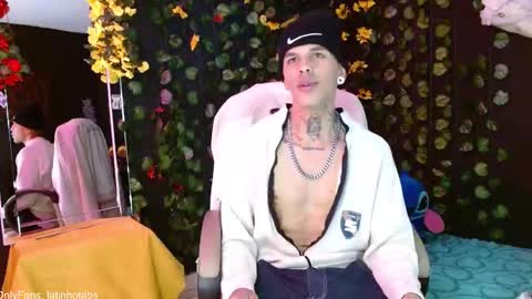 Snapshot of baby_gio chatting on December 24, 2024, 1:28 pm OF GxoXabs online show from December 24, 2024, 1:28 pm