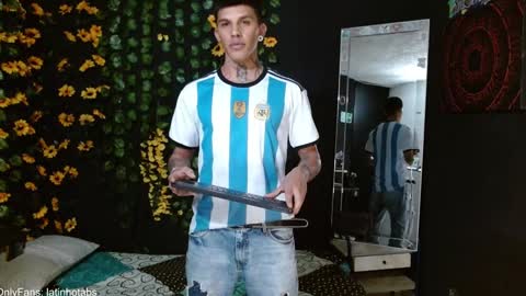 Snapshot of baby_gio chatting on January 20, 2025, 10:59 pm OF GxoXabs online show from January 20, 2025, 10:59 pm