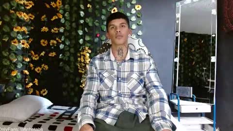 Snapshot of baby_gio chatting on January 24, 2025, 7:49 pm OF GxoXabs online show from January 24, 2025, 7:49 pm