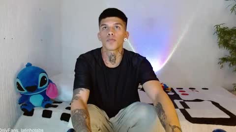 Snapshot of baby_gio chatting on January 30, 2025, 7:04 pm OF GxoXabs online show from January 30, 2025, 7:04 pm