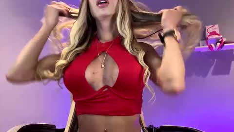 Snapshot of baby_golden chatting on October 15, 2025, 2:33 am Jhoana Franco online show from October 15, 2025, 2:33 am