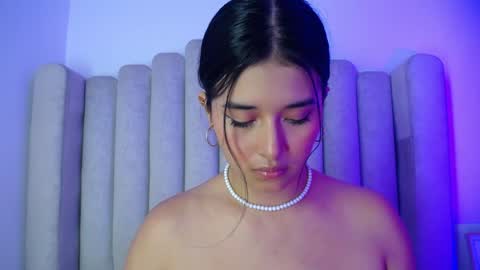 BABY HONEY online show from January 3, 2025, 6:01 am