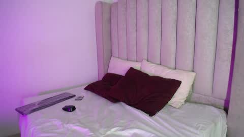 BABY HONEY online show from January 17, 2025, 1:47 am