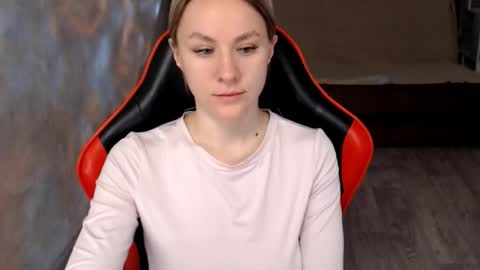 baby_kitte online show from February 18, 2026, 3:24 am