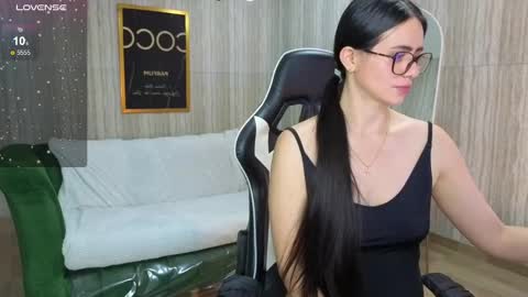 Snapshot of baby_lush_t chatting on October 14, 2025, 8:42 pm Bella online show from October 14, 2025, 8:42 pm