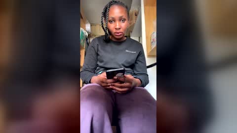 baby_nova online show from February 23, 2026, 8:44 am