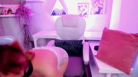 Baby Vellvett online show from February 12, 2026, 2:56 pm