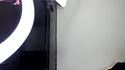 Snapshot of babyandromeda chatting on February 7, 2025, 6:24 pm online show from February 7, 2025, 6:24 pm