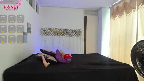 Snapshot of babyandromeda chatting on February 21, 2025, 4:16 pm online show from February 21, 2025, 4:16 pm