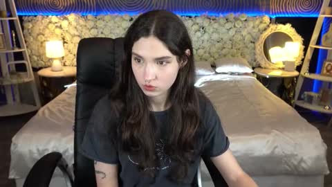 Sasha online show from January 18, 2026, 7:39 pm