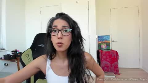 Snapshot of babygirl_claire chatting on June 3, 2026, 8:47 pm Claire Black online show from June 3, 2026, 8:47 pm