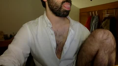 Tom A.    online show from November 23, 2025, 12:43 am