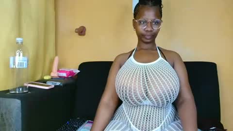 Snapshot of babyluciax chatting on June 24, 2026, 6:12 am babyluciax online show from June 24, 2026, 6:12 am