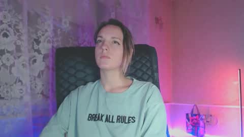 Sonya online show from October 29, 2025, 6:53 pm