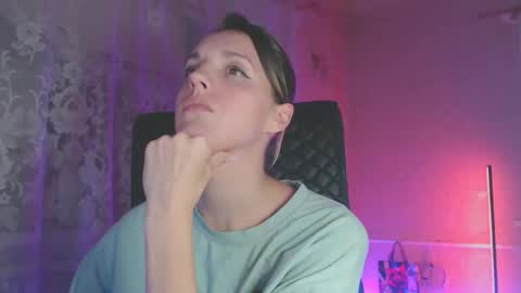 Sonya online show from November 5, 2025, 8:20 pm