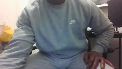 Snapshot of babyrandy12 chatting on December 21, 2025, 8:38 pm babyrandy12 online show from December 21, 2025, 8:38 pm
