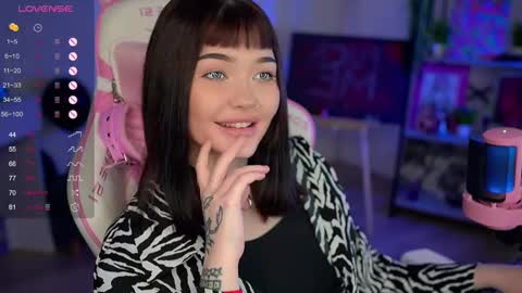 Snapshot of babyroxynill chatting on December 5, 2024, 2:09 am Nika online show from December 5, 2024, 2:09 am