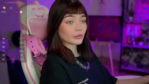 Snapshot of babyroxynill chatting on December 5, 2024, 11:18 pm Nika online show from December 5, 2024, 11:18 pm