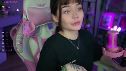 Snapshot of babyroxynill chatting on February 3, 2025, 2:03 am Nika online show from February 3, 2025, 2:03 am