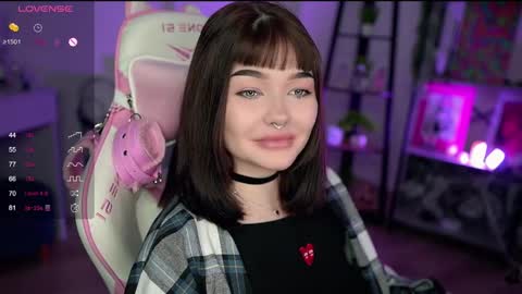 Snapshot of babyroxynill chatting on February 7, 2025, 11:03 pm Nika online show from February 7, 2025, 11:03 pm