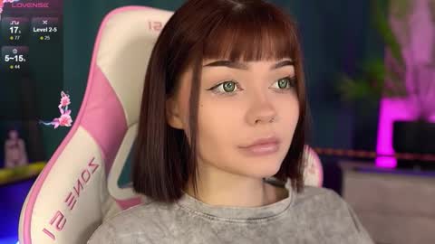 Snapshot of babyroxynill chatting on October 5, 2025, 9:34 pm Nika online show from October 5, 2025, 9:34 pm