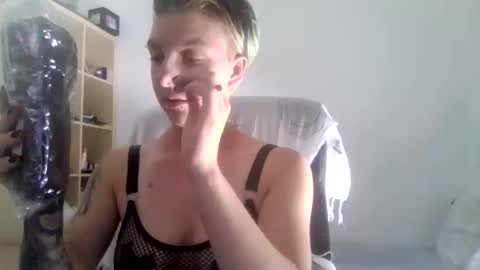 Snapshot of backuphoney chatting on September 22, 2025, 11:01 am Honey online show from September 22, 2025, 11:01 am